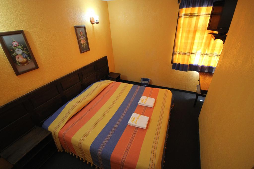 Hotel Plaza Santo Domingo San Cristóbal de Las Casas Стая снимка