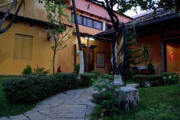 Hotel Plaza Santo Domingo San Cristóbal de Las Casas Екстериор снимка
