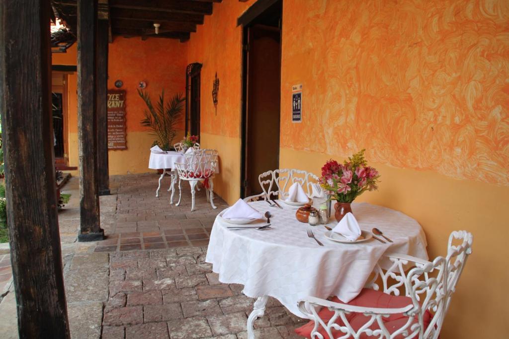 Hotel Plaza Santo Domingo San Cristóbal de Las Casas Екстериор снимка