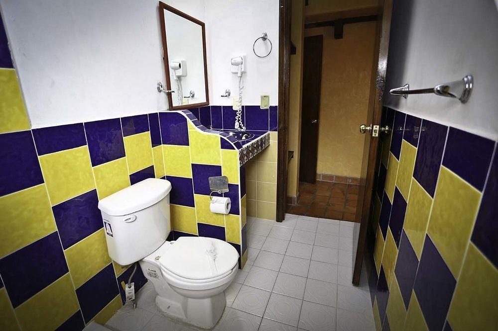 Hotel Plaza Santo Domingo San Cristóbal de Las Casas Екстериор снимка