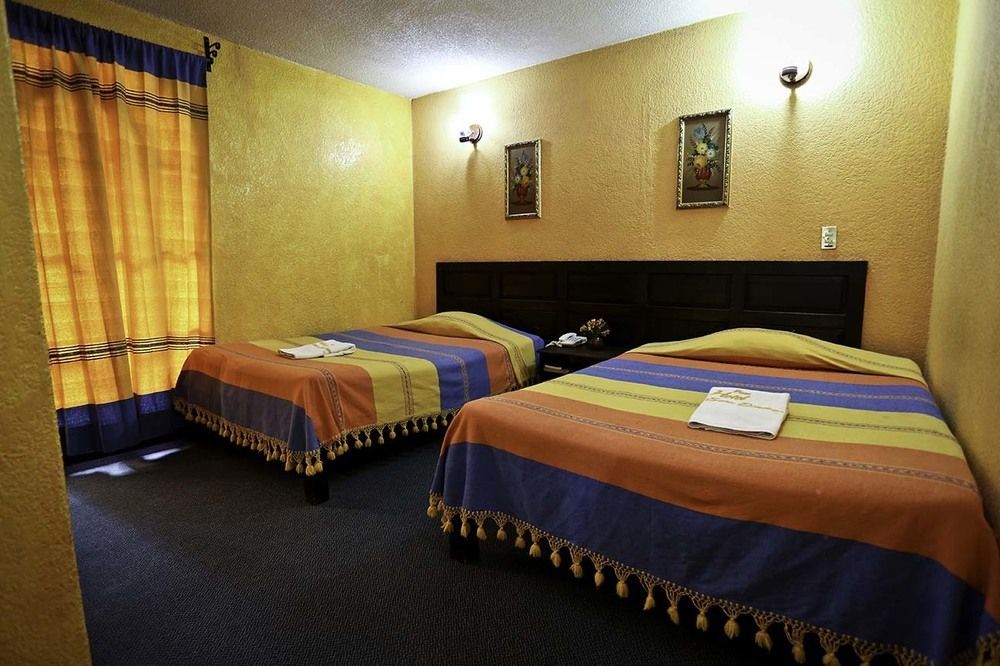 Hotel Plaza Santo Domingo San Cristóbal de Las Casas Екстериор снимка