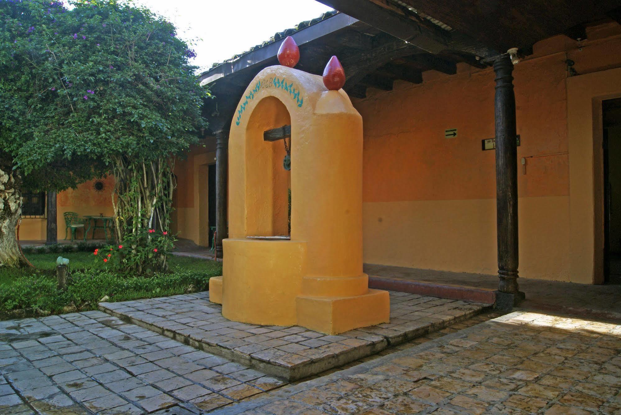 Hotel Plaza Santo Domingo San Cristóbal de Las Casas Екстериор снимка