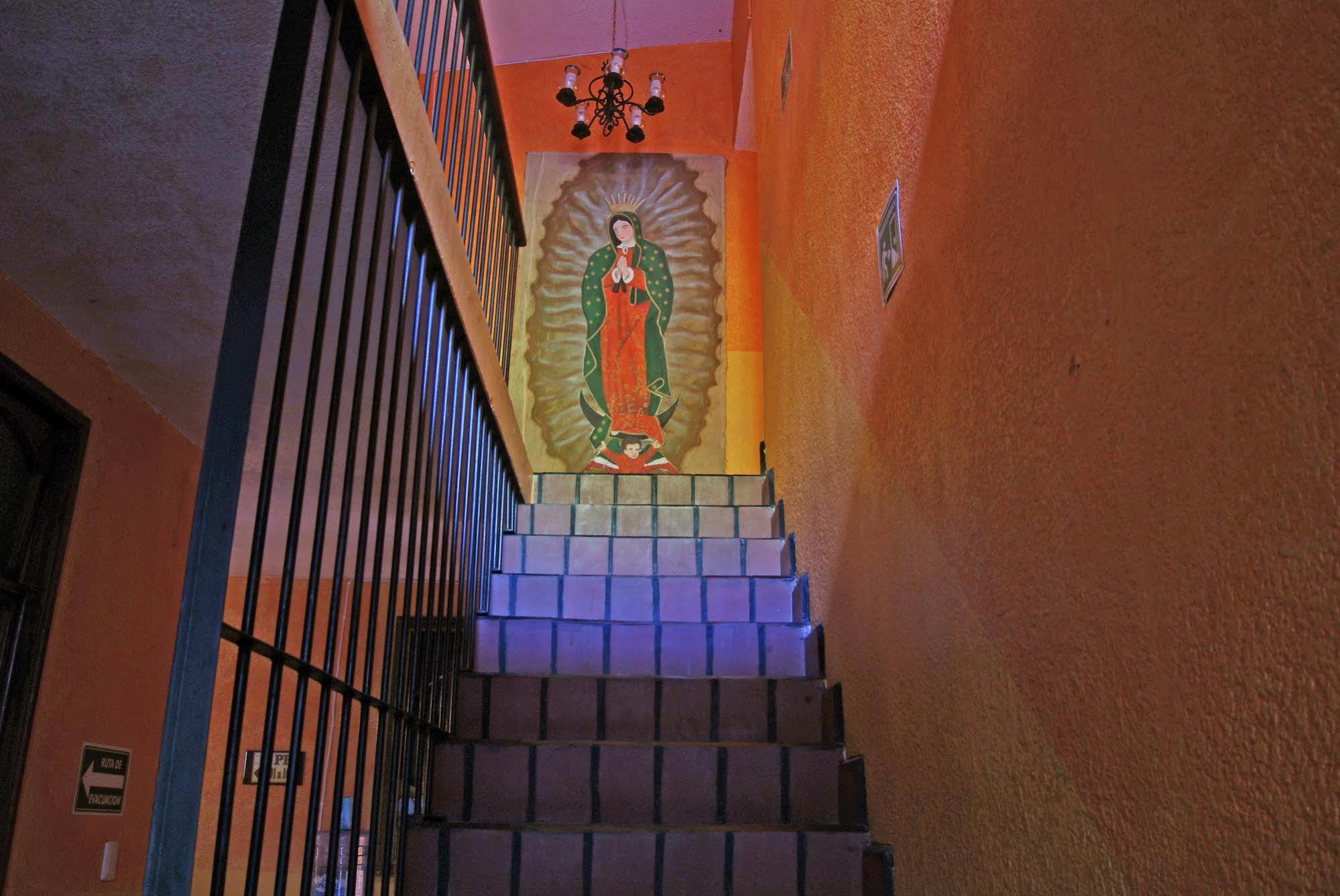 Hotel Plaza Santo Domingo San Cristóbal de Las Casas Екстериор снимка